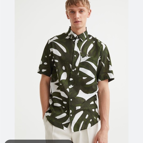 H&M Other - H&M Regular Fit Palm Leaf Button Down Shirt